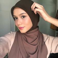 10 perkelahian artis indonesia saat live di tv. Artis Malaysia Ini Diprotes Netizen Karena Terlalu Seksi