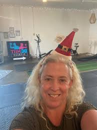 Hello everyone, Just to make you all aware as you begin making your new  year health resolutions that I run a private personal training studio from  my garden in Walkden. Having worked