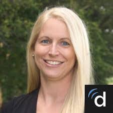 Elizabeth Sampson's Instagram, Twitter & Facebook