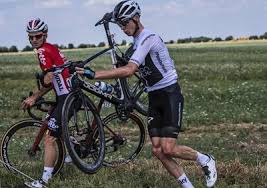 Der allererste marathonlauf erinnerte an den lauf des pheidippides, der 490 v. Chris Froome