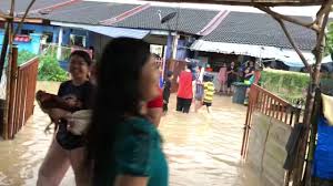 Arahan banjir kesatuan eropah (eu) mentakrifkan banjir sebagai litupan air pada tanah yang biasanya tidak dilitupi oleh air. Banjir Kilat In English Politik Harian Kl Sesak Banjir Kilat Kwp Teliti Punca Banjir Kilat Luar Biasa Di Kl Podrobnee