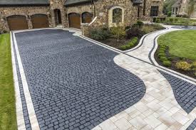 Courtstone Driveway With Umbriano Walkway And Accents Driveway Design Cobblestone Walkway Cobblestone Driveway