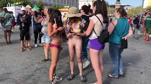 CFNM streets 05 - ThisVid.com