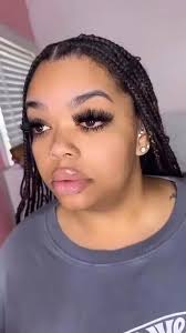 Who know SOMEBODY tht make custom made dresses