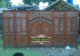 Untuk pernikahan adat batak sendiri konsep yang diusung biasanya berupa desain rumah tradisional di pelaminan. Gebyok Pelaminan Jawa 6 Meter Griya Mebel