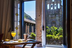 3,7 km este encantador hotel ubicado en el pueblo de aguilar de campo, junto a una reserva, está decorado en estilo rústico relájese en el elegante. Hotel Restaurante La Posada Santa Maria La Real Aguilar De Campoo