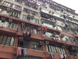4k00:15portrait of a gorgeous dark haired hispanic woman smiling charmingly while standing in the middle of modern urban city landscape 4k00:27aerial view of the two young women. ç¢§è¡—15 27è™Ÿ 15 27 Pitt Street æ²¹å°–æ—º æµåœ° Oneday