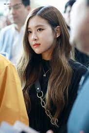 Blackpink Rose At Gimpo Airport Rose Brown Hair Rose Brown Hair Blackpink Blackpink Rose Brown Hair