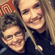 Michelle Mapes (@wiggymapes)