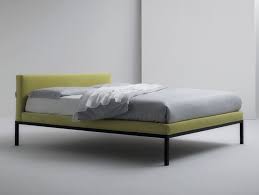 È proprio in questi casi che ci si può affidare al cuscino per gravidanza, un scegli la consegna gratis per riparmiare di più. Degrise Letto Con Testiera Imbottita Collezione Degrise By Frauflex Design Antonella Frezza