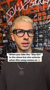 I definitely think it fits us smut reading girlies, i love ekoh's music 🖤🔥