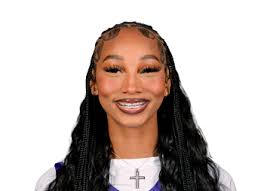 Jade Hill's Instagram, Twitter & Facebook