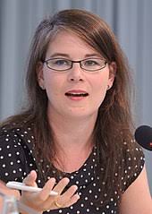 Annalena baerbock lebenslauf annalena baerbock lebenslauf annalena charlotte alma baerbock ist eine deutsche politikerin, die derzeit als bündnis der deutschen grünen 90 / die grünen fungiert. Annalena Baerbock Wikipedia