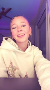 Lola Ward's Instagram, Twitter & Facebook