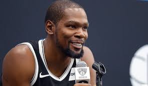 Kevin durant latest breaking news, pictures, photos and video news. Nba News Kevin Durant Spricht Uber Knicks Interesse Haben Mich Ein Ganzes Jahr Lang Belastigt
