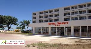 Desi clasificat la 2 stele, hotel bicaz mamaia va ofera conditii foarte bune de cazare si masa, la tarife bune in 166 de camere si apartamente recent renovate si mobilate. Hotel Select Mamaia Litoral Romania Rezerva Cazare Online Mamaia