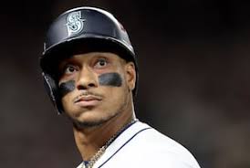 Paul Sewald, cut by Mets, wins for M's in Citi Field return