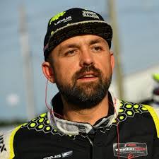 Stacey Ison's Instagram, Twitter & Facebook