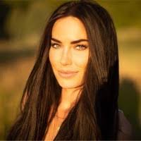 Candace Jones's Instagram, Twitter & Facebook