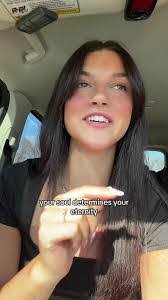 Mary Lofton's Instagram, Twitter & Facebook