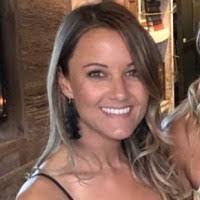 Elizabeth Munley's Instagram, Twitter & Facebook