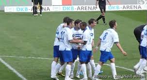 Gut gefüllte tribüne im ostseestadion, 7500 fans in rostock machten stimmung wie bei ausverkauftem haus. Hansa Rostock Rot Weiss Ahlen 3 Liga Aufstieg 2011 38 Spieltag Youtube
