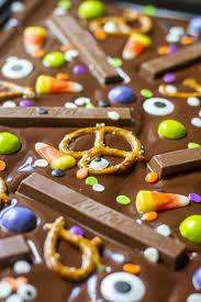 Halloween Candy Bark Is A Quick And Easy Chocolate Bark Recipe And A Fun And Festive Way To Make The Most In 2020 Fun Easy Recipes Chocolate Bark Recipe Desert Recipes