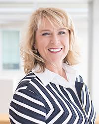 Heidi Swenson's Instagram, Twitter & Facebook