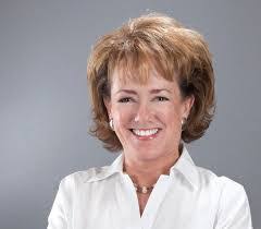 Julie Ennis's Instagram, Twitter & Facebook