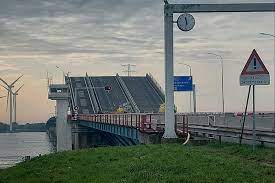 Zondag 4 juli van 06:30 tot 09:00 uur. Haringvlietbrug Afgesloten Door Werkzaamheden Rijksweg A29 Numansdorp