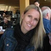 Shelly Thomson's Instagram, Twitter & Facebook