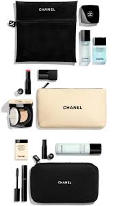 Are you having trouble picking out presents for your picky shopper loved one? Fake Or Real Decoding The Chanel Vip Gift Bag Issue The Bag Hag Diaries