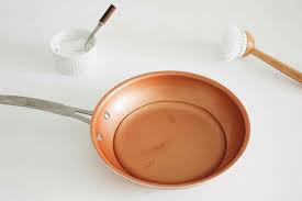 A saucepan is a deep metal cooking pot , usually with a long handle and a lid. How To Clean Pans With Baking Soda
