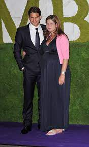 Roger federer's family consists of his parents, an elder sister, his wife and four kids. Roger Federer S Wife Pregnant Tennis Pro Wife Mirka Expecting Third Baby Hollywood Life