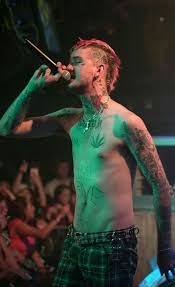 Wait Right Here I Ll Be Back In The Morning Lil Peep Pin By Demy Kast On Lil Peep