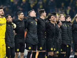 Wenige stunden später sorgte das trikot nicht nur für technisch probleme, sondern auch für ärger bei den fans borussia dortmund demontiert in der bundesliga. Kohle Und Stahl Bvb Mit Sondertrikot Fans Erst Begeistert Dann Wutend Bvb 09