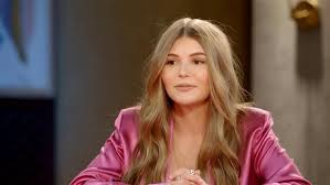 Lori loughlin and mossimo giannulli's daughter olivia jade giannulli made her first public comments about her family's involvement in the college admissions scandal during a new episode of red table. Ia Nfg Ubhvmem
