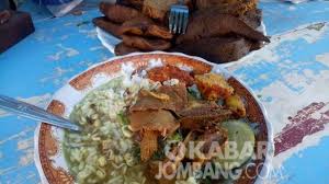 Soto ayam lamongan merupakan salah satu soto khas jawa timur yang populer. Soto Daging Yuwinta Tunggorono Jombang Lauk Dagingnya Besar Kabar Jombang