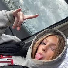 Mackenzie Yates's Instagram, Twitter & Facebook