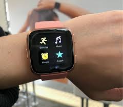 fitbit launches new versa smartwatch to take on apple watch time fitbit launches new versa smartwatch to