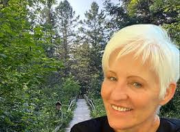 Karen Ingwersen's Instagram, Twitter & Facebook