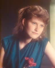 Shannon Dove's Instagram, Twitter & Facebook