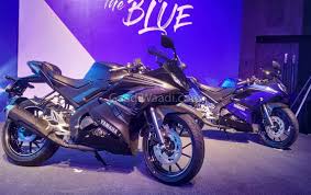 Yamaha yzf r15 v3 bs6 images & videos. Top Reasons Why Yamaha Yzf R15 V3 Is Selling Massively In India
