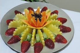 Arte Com Fruta E Legumes S Photos Arte Com Fruta E Legumes Food Carving Fruit And Vegetable Carving Food Garnishes