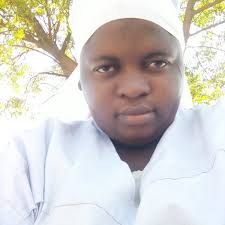 Cholinga changa chofuna kutukula music ku balaka kuno? 🙌 Oimba waku balaka John  collen wanena izi ataimba ndi Mbuyake Moses makawa. Collen wati music yake  siyapikisano ndi munthu koma music yake ndiyofuna