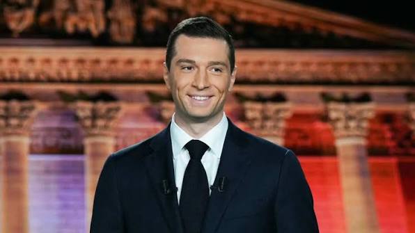 Who is Jordan Bardella, France's far-right poster boy and potential prime  minister? | SBS News