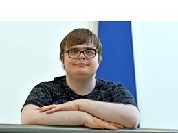 Tourette's syndrome (ts) is a condition that causes an individual to make involuntary movements and sounds called tics. So Lebt Ein Dresdner Mit Tic Storungen Und Tourette Syndrom
