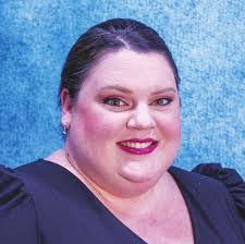 Mandi Thompson's Instagram, Twitter & Facebook