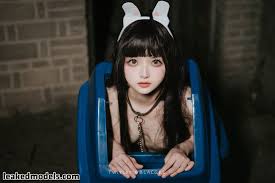 白莉爱吃巧克力's Rare Porn Pics - High-Quality Images