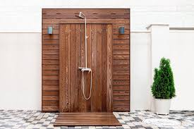 Browse 148 simple outdoor shower on houzz whether you want inspiration for planning simple outdoor shower or are building designer simple outdoor shower from scratch, houzz has 148 pictures from the best designers, decorators, and architects in the country, including the office of charles de lisle and hutker architects. 11 Refreshing Outdoor Shower Ideas For An Easy Breezy Summer